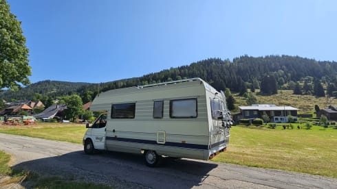 Ons oude trouwe campertje – 4p Elnagh alcove from 1993