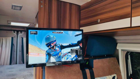 Vaiana – Comfort & Freedom: Camper with Solar, Bathroom & Heating