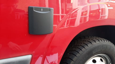 TheRedBoxCamper – 2p Peugeot campervan uit 2012