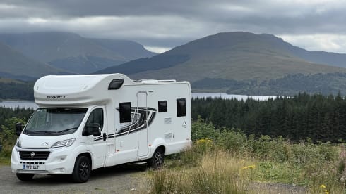 Swift Edge 486 ULX – 2-6 berth Swift EDGE 486