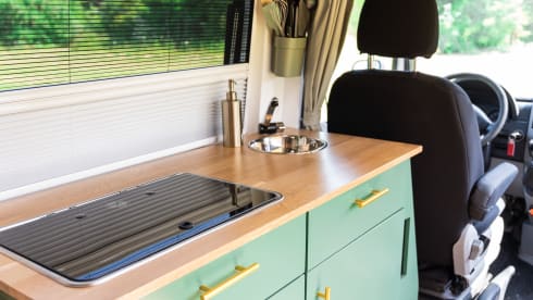 Atmospheric off-grid 2p camper bus *new*