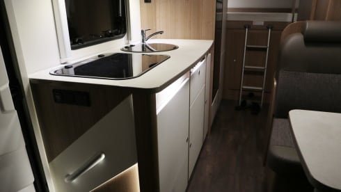 Carado 464 – Rent mobile home Carado 464 with 6 sleeping places