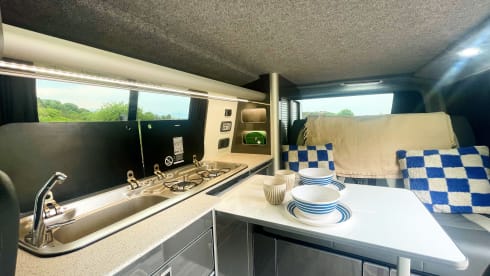 Escapes Scotland Luxury Camper – 4 Person Luxury VW Campervan