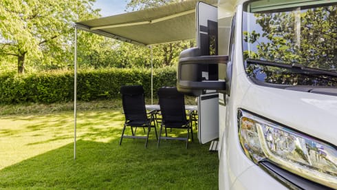 SL670 – 4p Adria Mobil semi-integrated uit 2024
