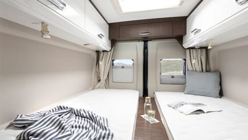 Well equipped Karmann Davis 620 bus from 2022 - dogs welcome