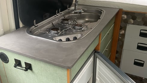 Ollie – 2p Volkswagen bus from 2004