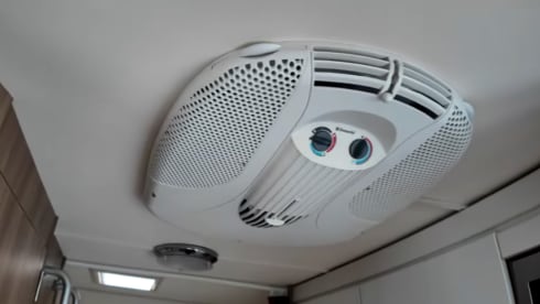 6 berth Swift alcove from 2017