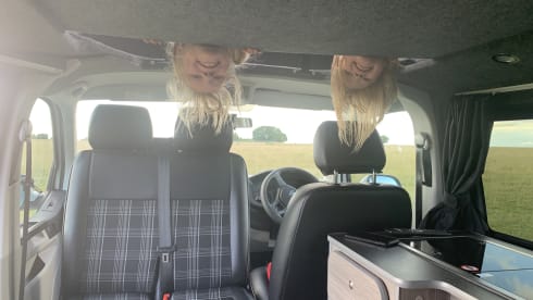 Hercules  – Gloucestershire, 4 berth VW campervan 2015 (TV, microwave & awning)