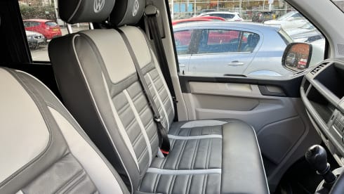 Winston – 4 berth Volkswagen Campervan from 2016