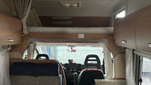 Fiat Ducato Chausson - camping-car très spacieux pour 7 personnes