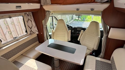 Ons huisje op wielen 🚐 – 5p Rimor alcove from 2018