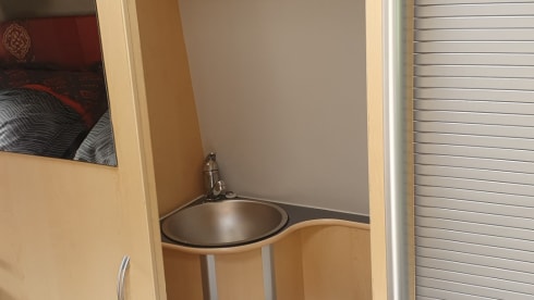 La Strada Avanti M Motorhome for 2 people