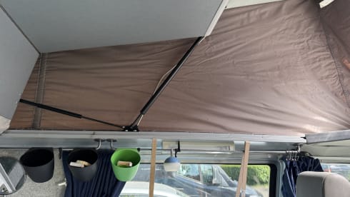 Zilverstar – 4p Volkswagen campervan uit 2002