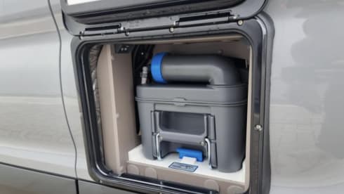 Nieuwe Camperbus Grey Matter – FORD LMC Innovan 590 camper van from 2024 Gray Matter