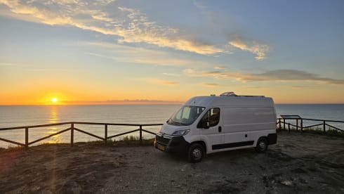 Bravo – 2p off-grid camper (conversion 2024)