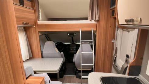 Charlie – Weinsberg CaraHome Alkoven