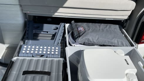 Candy White Supertramp – VW California Coast 4 pers. Vending machine.