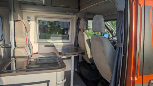 Adriaatje – Adria Mobil Wohnmobil für 2 Personen aus dem Jahr 2011