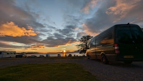 Luxury adventurer with large garage. – Mercedes Sprinter Campervan - Shower - Huge Garage - Off Grid