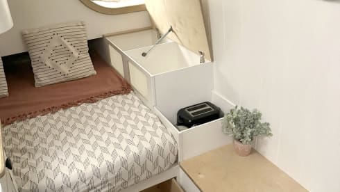 Erl – 4 berth Mercedes-Benz bus from 2013