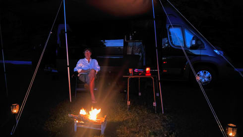 Sfeervolle buscamper voor lange mensen