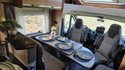 Broem – 4p Knaus semi-integrated uit 2017