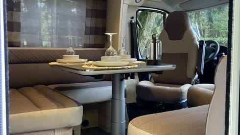 Camper het Spick… – 4p Adria Mobil semi-integrated from 2018