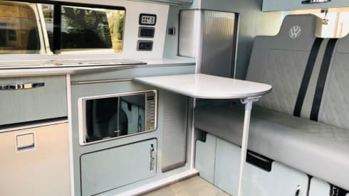Loulabelle  – 4 berth Volkswagen campervan from 2017