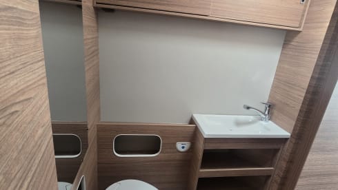 Alle tijd. – 6-person Weinsberg alcove from 2023