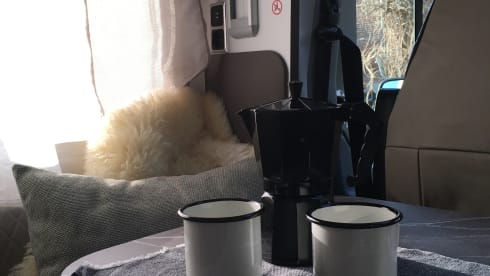 Rent a Mobi – 5p Benimar semi-integrated from 2022