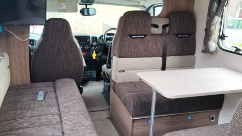 6 berth Swift escape 696 .    