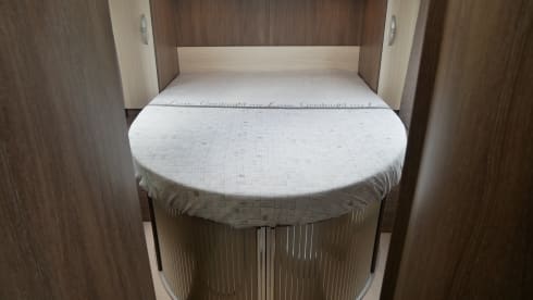 Bürstner Ixeo 734, Queen bed, Lift bed!!