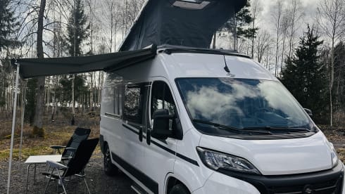 CampChamp – Brand new Campervan from 2024 with Skyloft, air conditioning and much more!