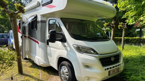 Grote Camper 7 personen alkoof