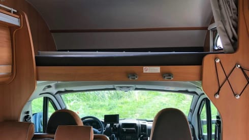 Beautiful, spacious camper with heating and air conditioning