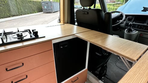 Kimper de Camper – 2p Renault Master with air conditioning and heating 