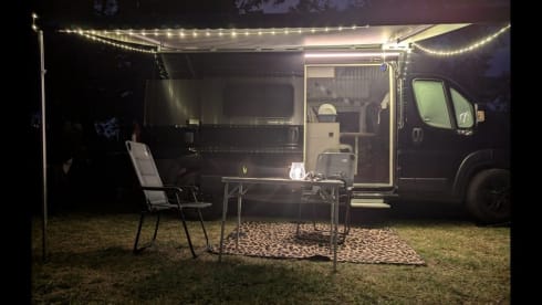 4p Peugeot bus uit 2021