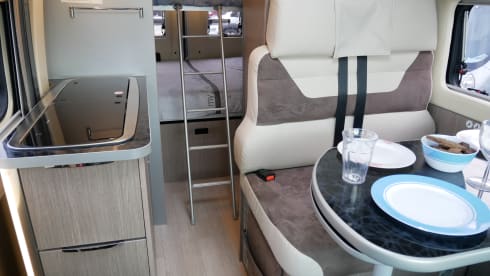 Chausson 6, Bus Camper 6 Mtr With Sleeping Lifting Roof, Up To 6 Pers Sleep!!