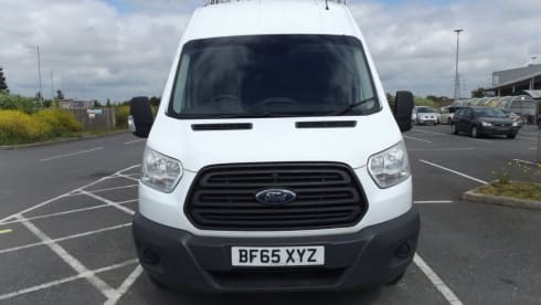 Milo – Spacious Off-Grid Campervan