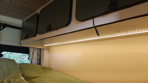 2p Mercedes-Benz bus uit 2017