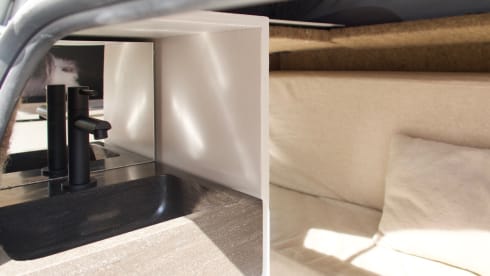 vanWoolly – Compact self-built camper bus