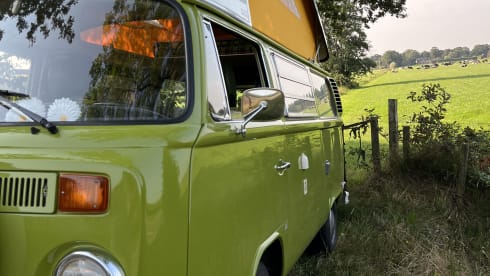 Joyo – 4p Volkswagen campervan from 1976