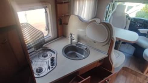 2p Hymer cl 588 semi-integrated from 2014
