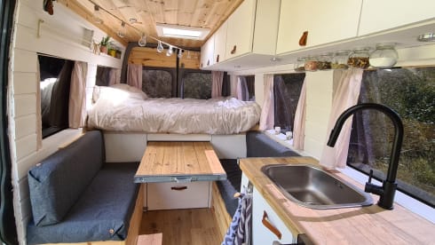 Onnie – Onnie on the Road | Offgrid Vanlife