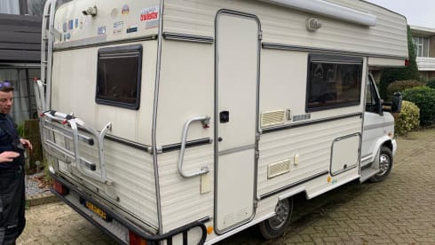 HeSa – Vintage Peugeot Alcove from 1993