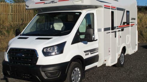 665 – 2021 ROLLERTEAM ZEFIRO 665 4 PERSONEN OXFORD