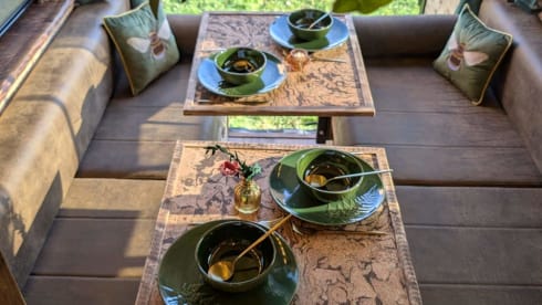 Fernix – 5 berth Mercedes-Benz campervan