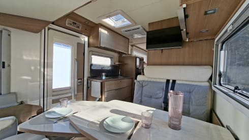 Bürstner Viseo i690G integraal camper 4 pers. automaat+fietsendrager