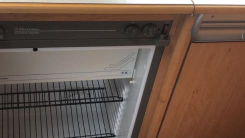 SPACIOUS CLEAN FAMILY CAMPER LARGE AND HANDY WITH NESPRESSO;)