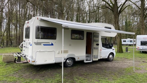 Elliot – Spacious 5-person Ford Trigano Elliot